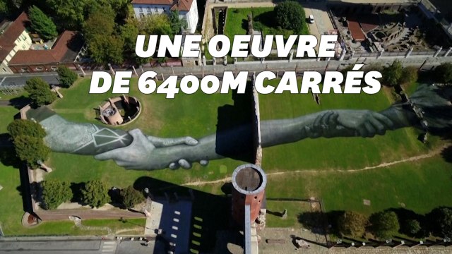 Ce street-artist français veut dessiner la plus grande chaîne humaine à travers le monde