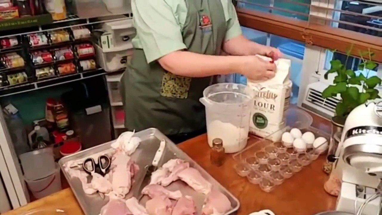 Fried Chicken fried in Deep Iron Skillet, Best Southern Cooking Tutorials