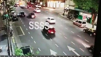 Una joven se arrojó de un taxi en movimiento por miedo a ser secuestrada