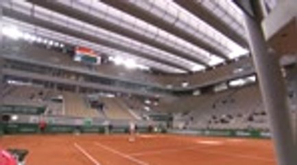 Ostapenko overwhelms Pliskova in French Open upset