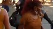 Ambulantes depredam lixeiras na Rodoviária do Plano durante protesto