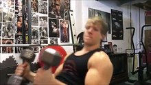 Nick Pumps up his Triceps