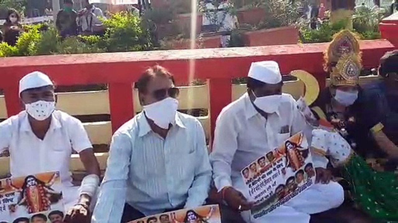 इंदौर: बेटियों को बचाने के लिए अब माँ कालिका से अवतार लेने की प्रार्थना की कांग्रेसियों ने