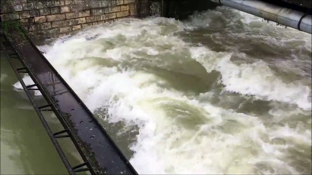 Relax Bruit d'eau cascade gros remous puissants 30 minutes
