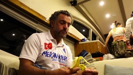 Milli sporcu Emre Seven'in Mersin'den KKTC'ye yüzüşü başladı (2)