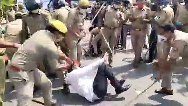 हाथरस घटना को लेकर सपाइयों पर लाठीचार्ज कई सपाइयों का सर फूटा