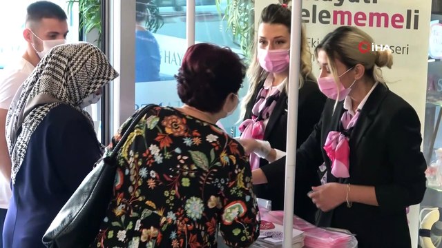 Meme kanserine pembe maske ile dikkat çektiler