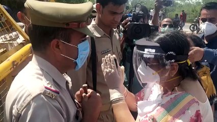 हाथरस के रास्ते टीएमसी सांसदों के साथ यूपी पुलिस की धक्का-मुक्की