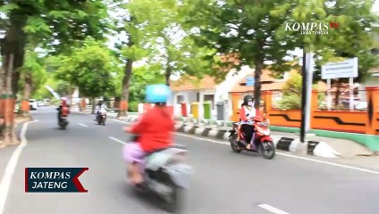 Air Surut Dan Hanya Tinggalkan Pasir Di Pantai
