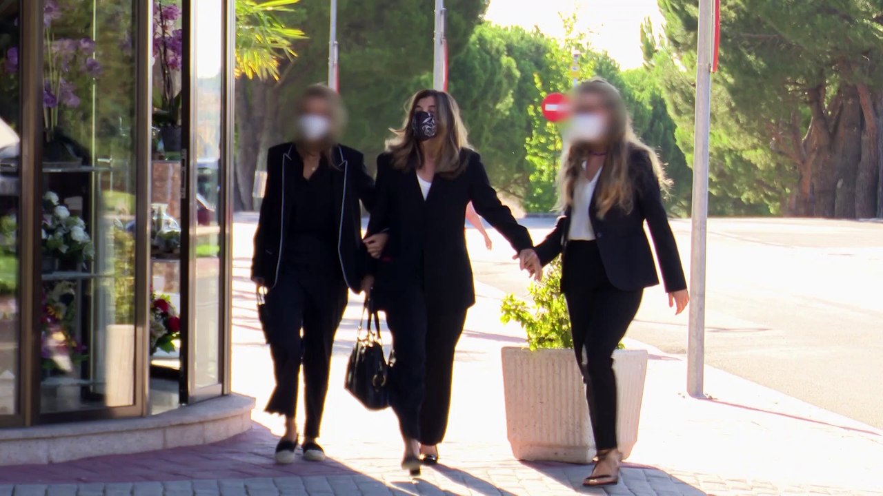 Xandra Falcó reaparece, arropada por el Marqués de Cubas, tras la muerte de su marido