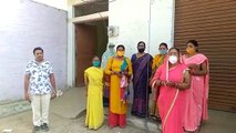 गांधी जयंती पर आंगनबाड़ी कार्यकर्ताओं द्वारा झंडारोहण किया गया