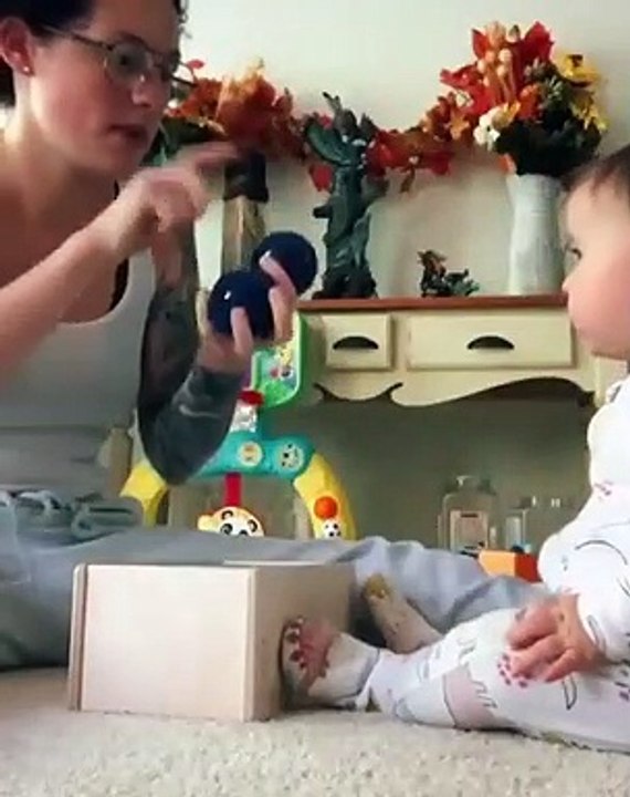 Kızına işaret dili öğreten anne ve günlük pozitif enerjimizi fulleyecek görüntüleri