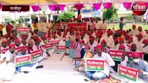 सरकार की नीतियों के खिलाफ सपा का मौन सत्याग्रह, योगी सरकार बर्खास्त करने की उठी मांग