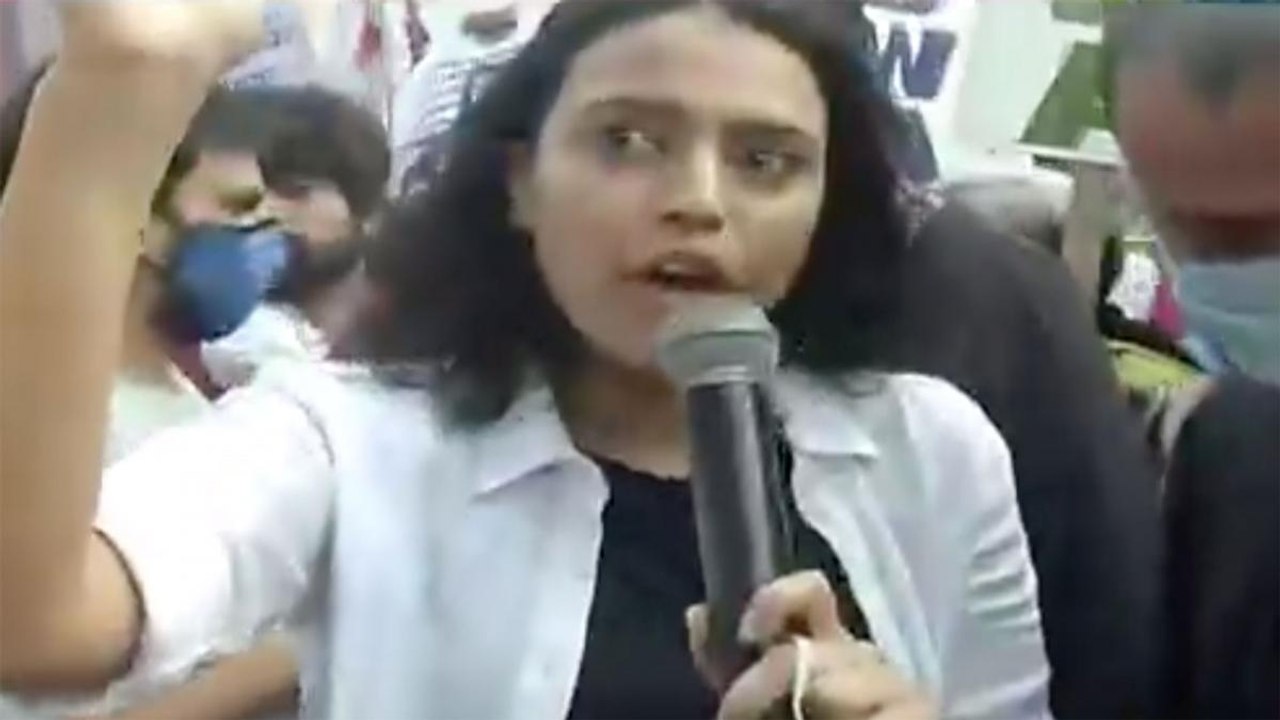 Hathras gangrape protest: Swara Bhasker at Jant...