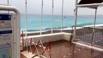 إغلاق الواجهة البحرية في مدينة نيس الساحلية بسبب العواصف