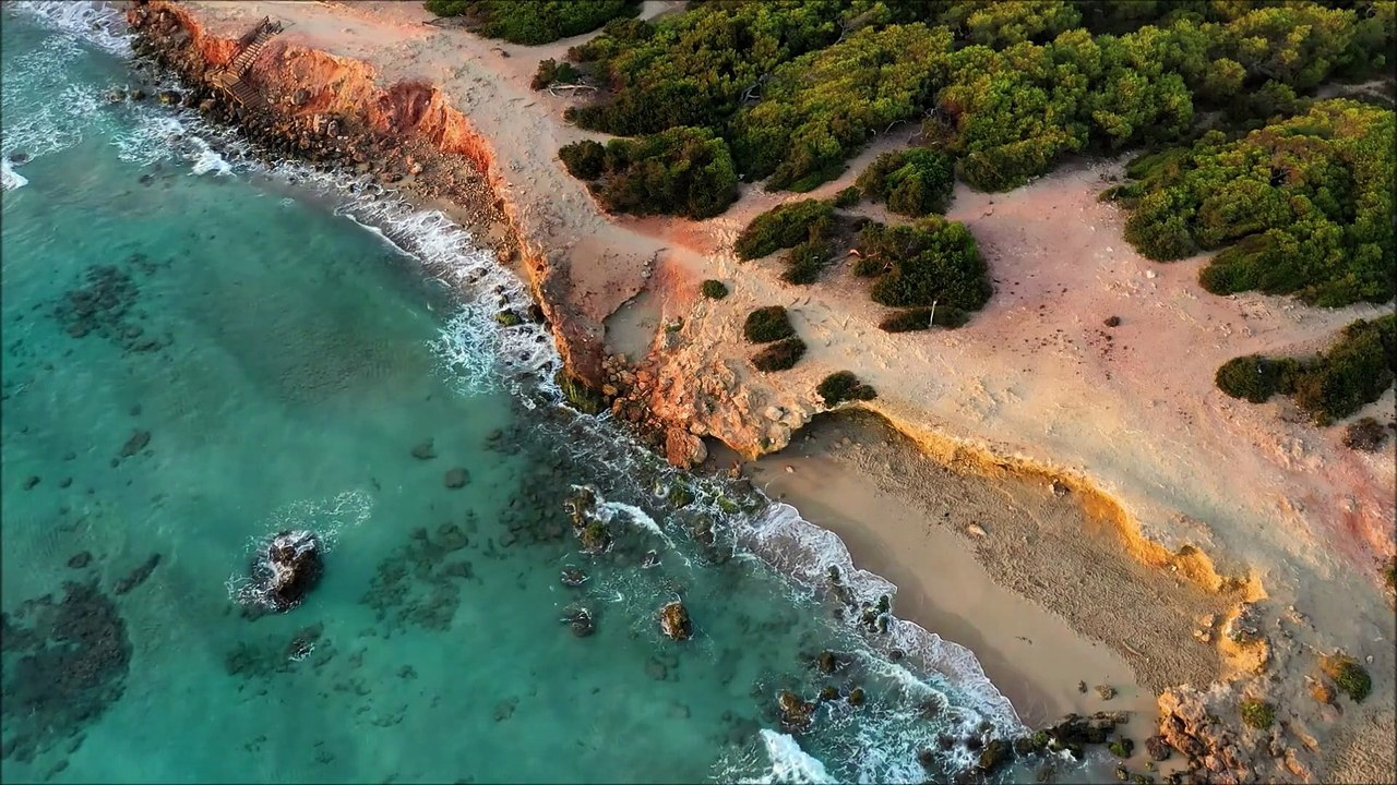 Beach Ocean Wave natural beautiful scene royalty Free  Stock no copyright background  video, creative common Free for commercial use, dron aerial view 4K- or full HD, in the world