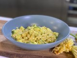 Spaghetti en crema de flor de calabaza - Recetas de pasta fáciles