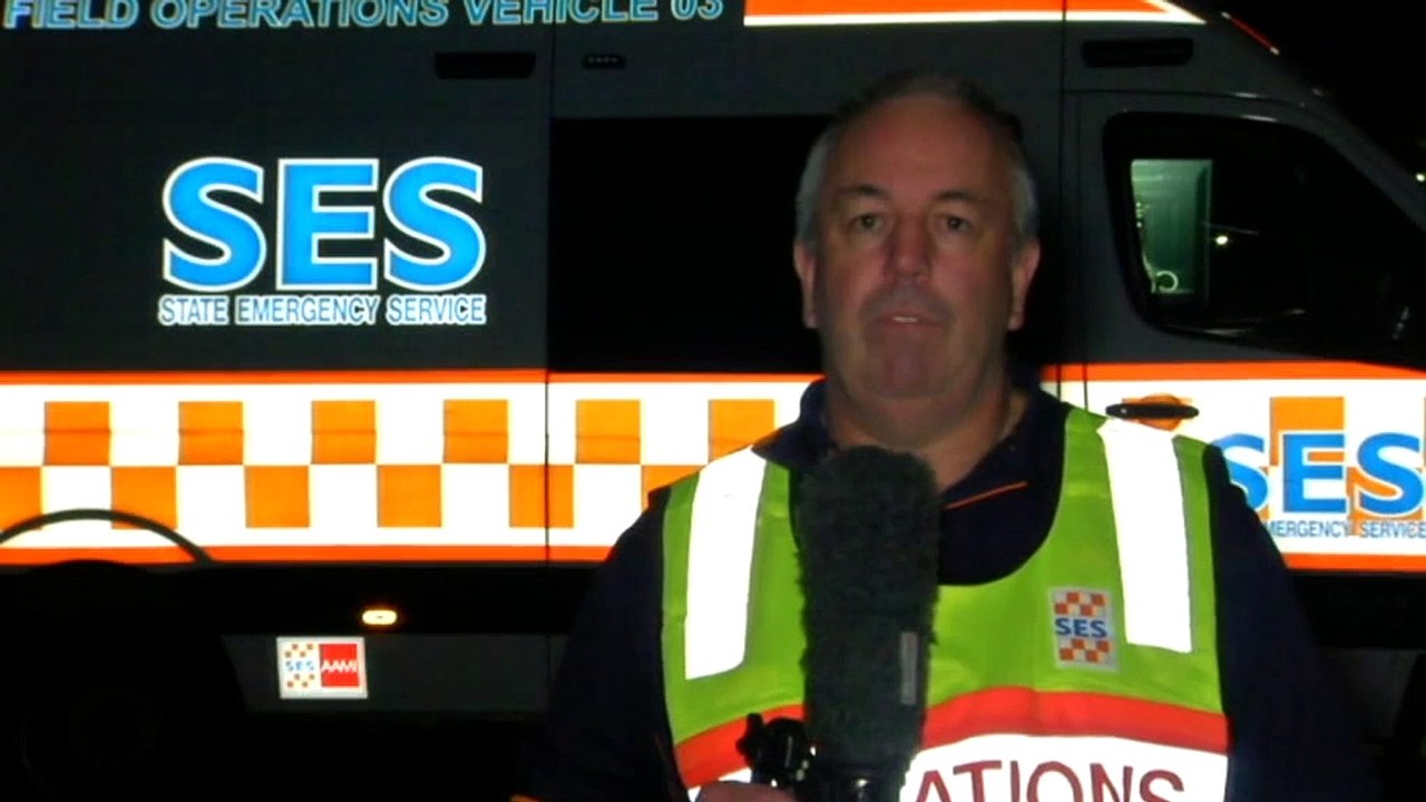 Authorities fear a leaking dam in Victoria could collapse