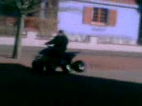 Moi en mode 2 roue en quad 150