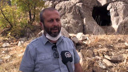 Urartular dönemine ait 3 odalı kaya mezarı bulundu - HAKKARİ