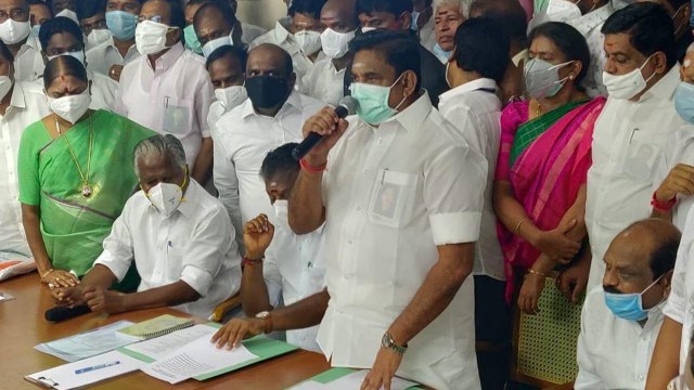 அதிமுக முதல்வர் வேட்பாளர் எடப்பாடி பழனிச்சாமி.. அதிகாரப்பூர்வமாக அறிவித்தார் ஓபிஎஸ்!