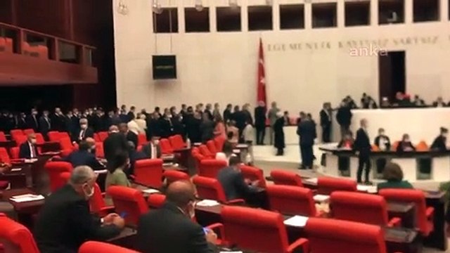 CHP'li Tanal, baroların seçimlerinin ertelenmesine, TBMM'den paylaştığı videoyla tepki gösterdi: Bunun neresinde adalet