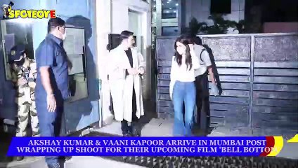 Скачать видео: Akshay Kumar & Vaani Kapoor Arrive in Mumbai Post Wrapping up Shoot for 'Bell Bottom' _ SpotboyE