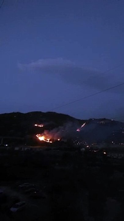 Incendio tra Santo Stefano di Camastra e Reitano: vigili del fuoco a lavoro da ore