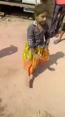 Rajasthani trible village girl showing her dance skills |  गांव की चोटी लड़की का तेजाजी सांग पर जबरदस्त डांस