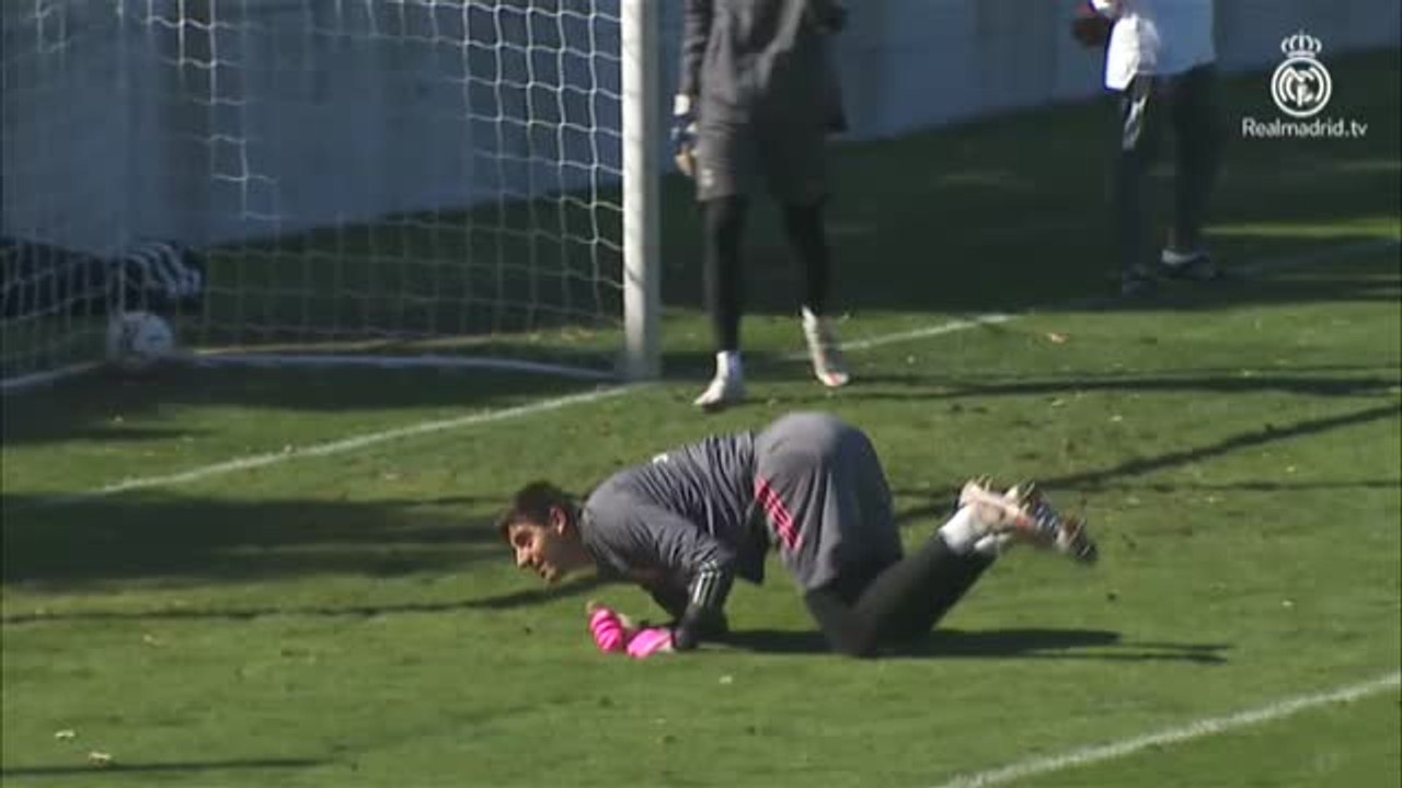 Zidane dispone una sesión de tiros a puerta y presión antes del choque ante el Levante