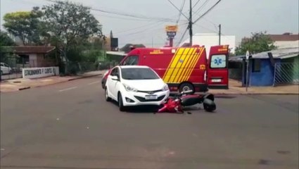 Télécharger la video: Duas pessoas ficam feridas em forte batida na Rua São Paulo