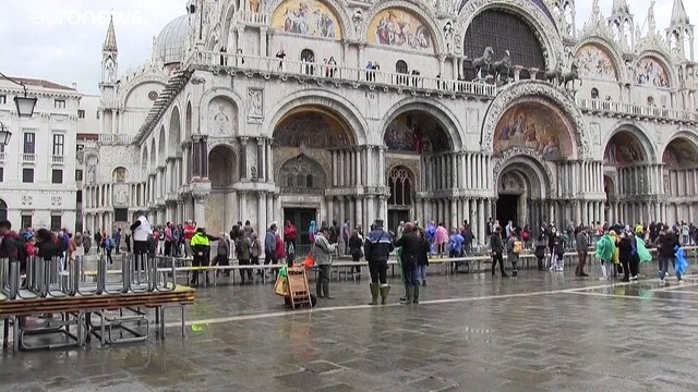 Венецию удалось спасти от наводнения благодаря системе дамб