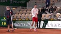 Djokovic sweeps aside the rain on Court Philippe Chatrier