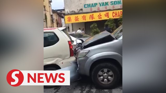 Pickup truck brake failure causes eleven-vehicle pile-up in Ipoh