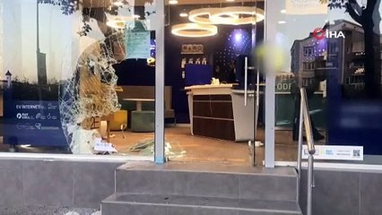 Biri bekledi, diğerleri bir dakikada 100 bin liralık soygun yaptı