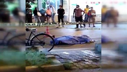 Köpeklerden kaçarken bisikletten düşerek can verdi