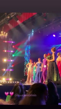 Marine Lorphelin assiste à l'élection de Miss Bourgogne 2020, remportée par sa petite soeur Lou-Anne le 3 octobre 2020.