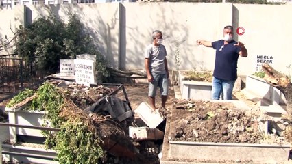 İzmir'de ilginç kaza: Sürücü aracıyla mezarlığa uçtu, 6 mezar zarar gördü