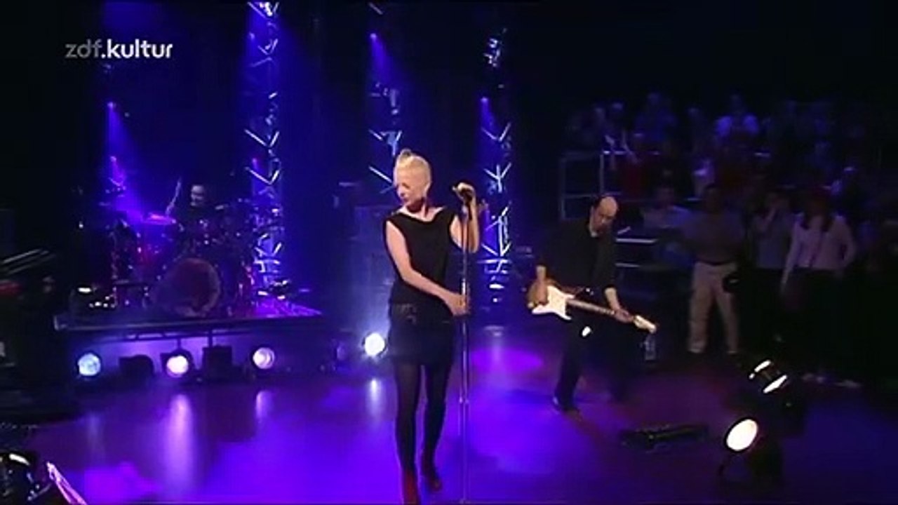 Garbage - Till the Day I Die (Live @ Later... with Jools Holland) (2001/11/16) [HQ]