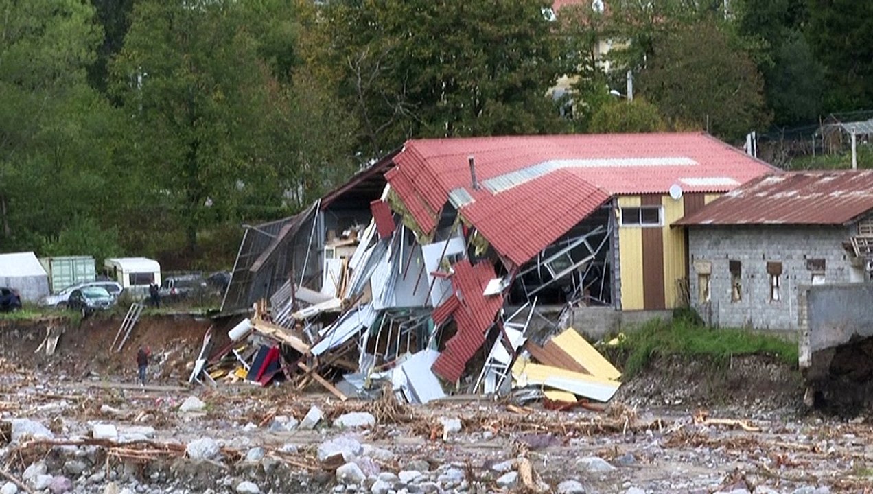 Viele Menschen nach Unwettern in Frankreich und Italien vermisst