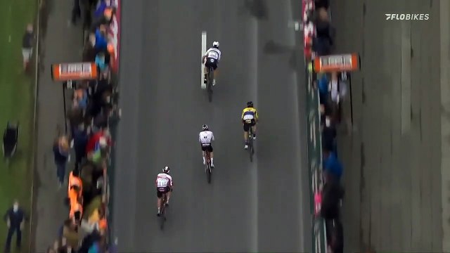 Primoz Roglic Beats Julian Alaphilippe By Inches! | Liege-Bastogne-Liege