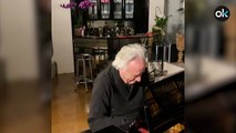 Twitter: Un hombre de 79 años vuelve a tocar el piano gracias a unos guantes biónicos