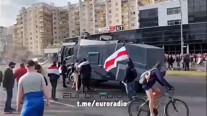 Belarus: 100,000 take to the streets to protest against Lukashenko