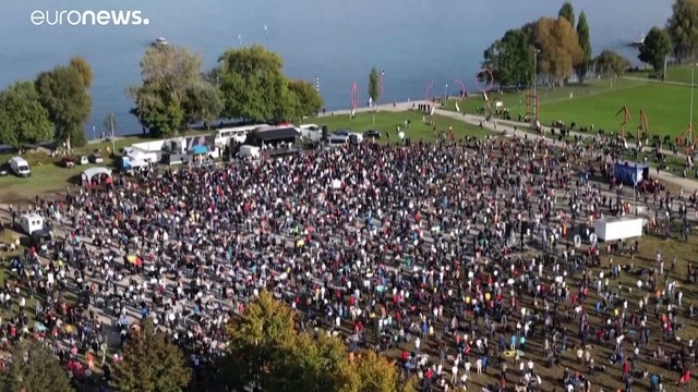 Dalla Francia alla Russia verso nuove restrizioni anti-covid