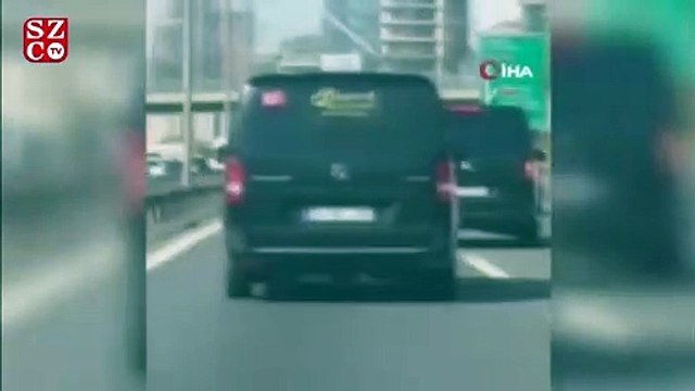 İstanbul trafiğinde ayağını dışarı çıkartıp “makas” atan maganda kamerada
