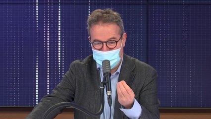 Covid-19 : Martin Hirsch "souhaite" que certains soignants "puissent renoncer à leurs vacances", mais pas de "non" autoritaire
