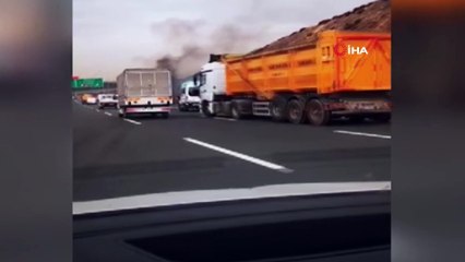 Emniyet şeridinde duran araca arkadan çarptı: 1 yaralı