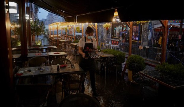 Coronavirus : les bars et cafés parisiens doivent fermer leurs portes
