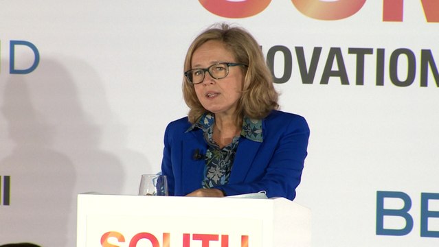 Calviño dice que Sánchez presentará en breve el Plan de Recuperación