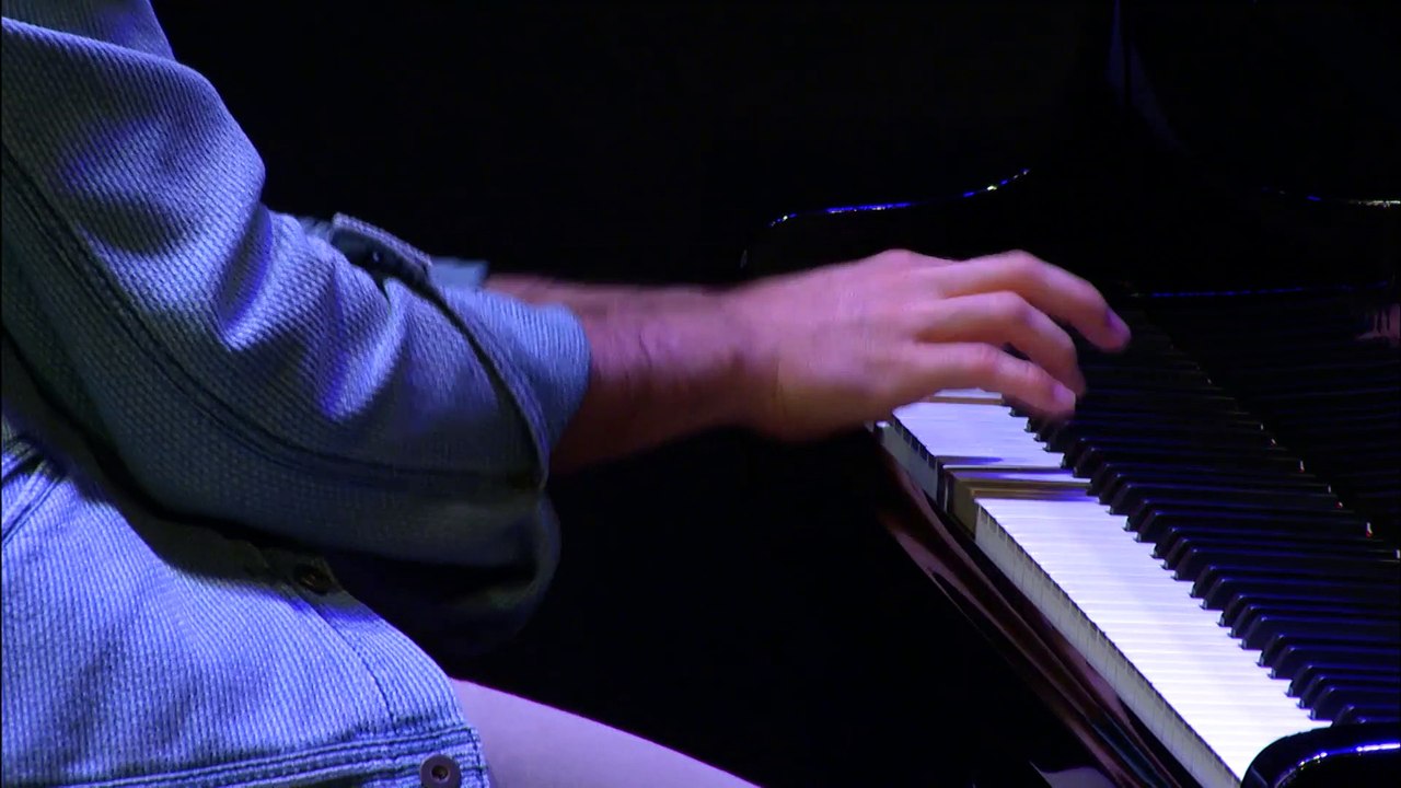 Thomas Enhco : Avalanche (Improvisation sur le Prélude n° 2 du Premier Livre du Clavier bien tempéré de Bach)